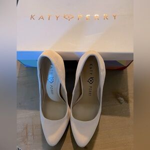 Katy Perry - Microsuede Nude Heeds / Clear Heels